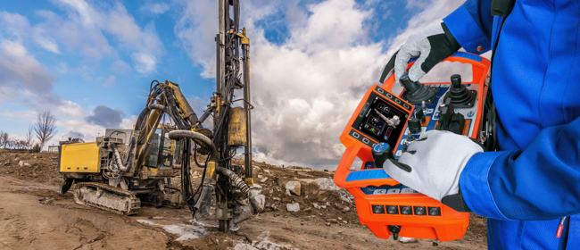 technos E The high-end radio control with state-of-the-art 5