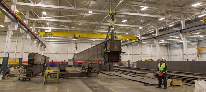Industrial cranes & lift equipment