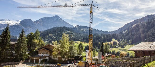 Construction cranes 