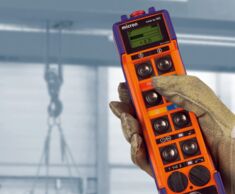 In 2005, the first HBC handheld transmitter with display for crane and machine data is launched.