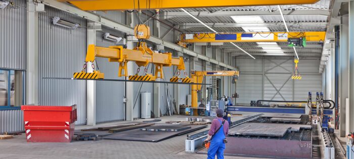 Industrial cranes & lift equipment