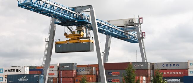 Industrial cranes & lift equipment 