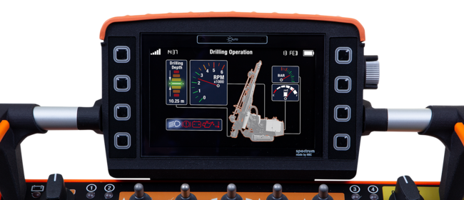 spectrum L The high-end radio control with state-of-the-art 5" color display.