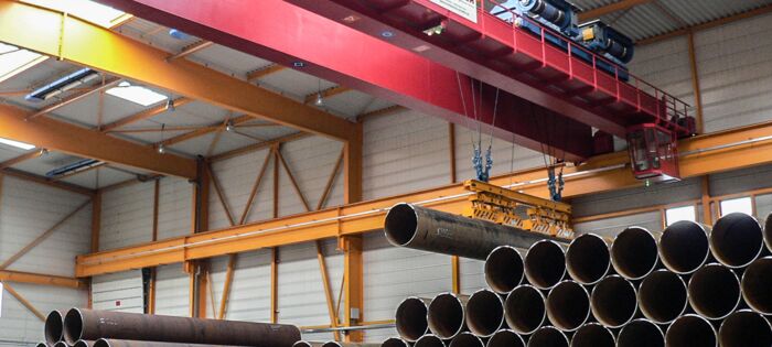 Industrial cranes & lift equipment