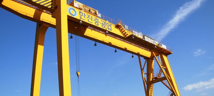 Industrial cranes & lift equipment
