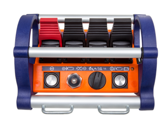 linus 4. The compact linear lever control for 4 stepless drives.