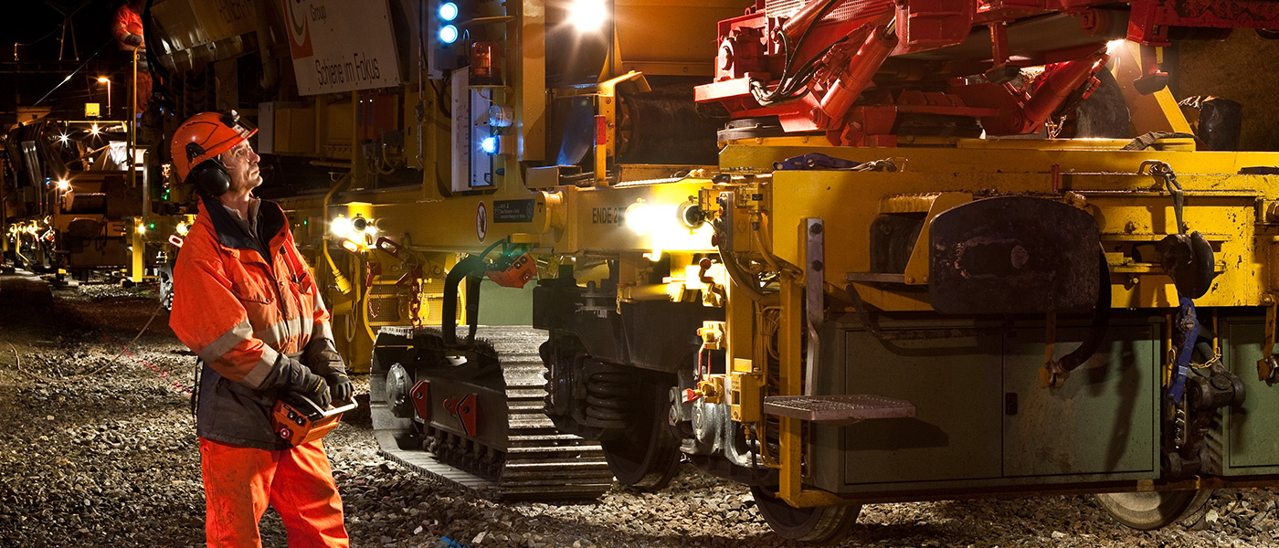 HBC radio controls: safety and operating comfort for the operation of rail installation machinery.