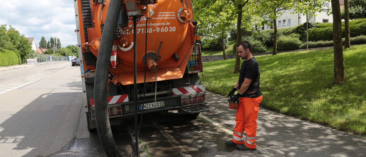 HBC radio controls allow for a convenient control of cleaning vehicles.