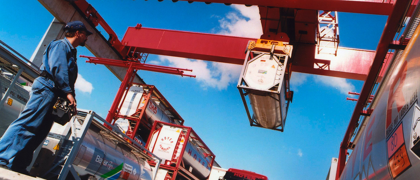 Petrochemistry is one of the typical applications for HBC radio controls with Ex approval.